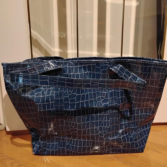 NEW*Disney Parks Blue Tote Bow Silver Mouse Dangle - Picture 3 of 7